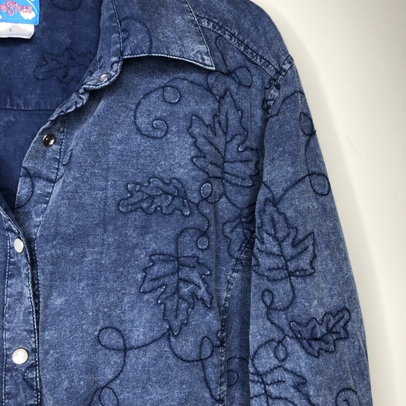 Cre8ions Vintage Denim Chambray Embroider Button Down Top Large Fall Autumn - Picture 5 of 11